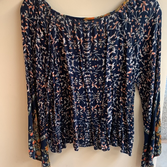 "Patrons Of Peace" Boho Floral Cropped Blouse - Picture 4 of 5